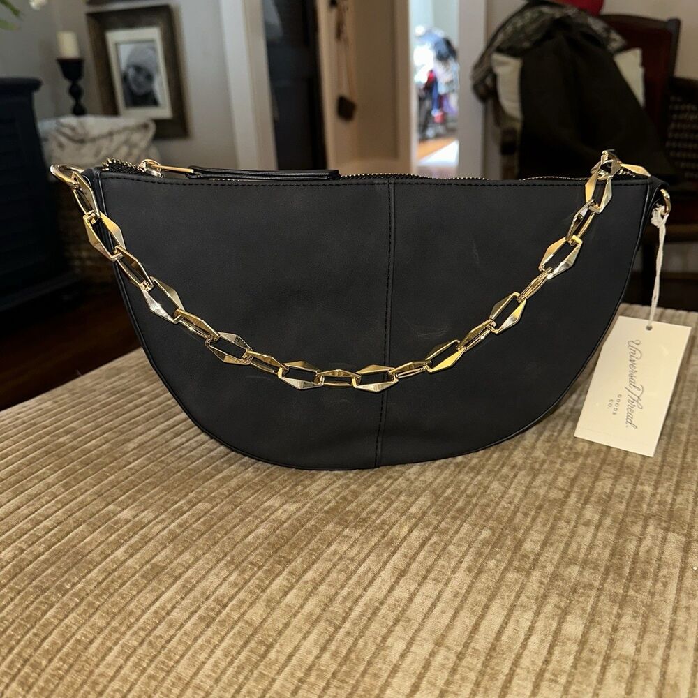 Women’s Black Crescent Shoulder Bag Gold Chain Strap Minimalist Chic Y2K Handbag
